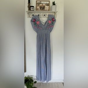 Maxi dress with floral pattern